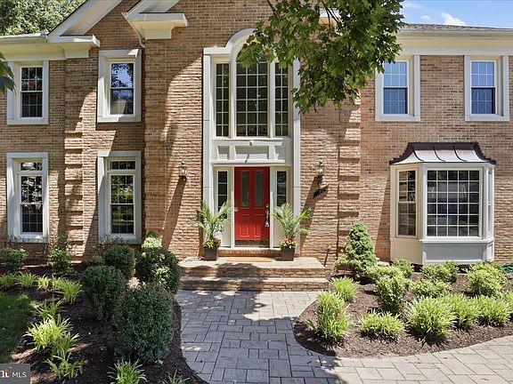 5th image of 9114 Oak Chase Ct