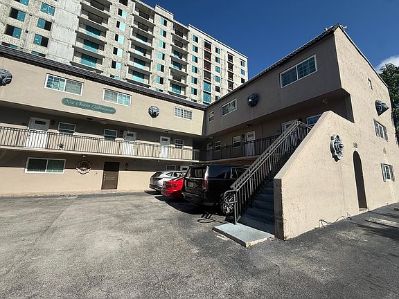 2nd image of 633 NE 2nd Ave APT 15