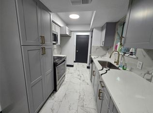 715 N Deerfield Cir, Arlington, TX 76015