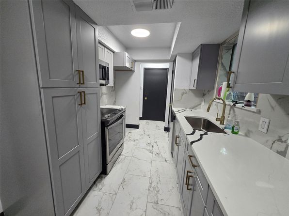 715 N Deerfield Cir, Arlington, TX 76015