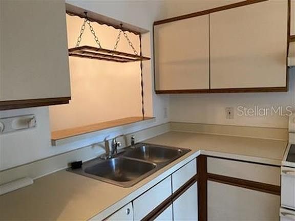 4th image of 2830 Shannon Oak Ct
