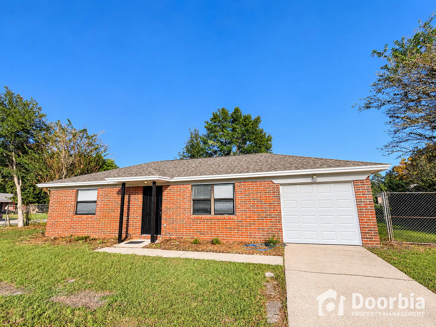2 bed, 1.0 bath, 840 sqft, $1,700 — Photo 2