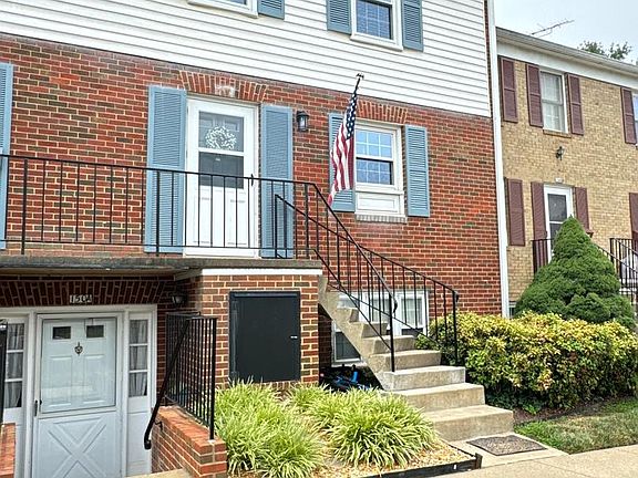 2nd image of 150 Fairfield Dr #150C
