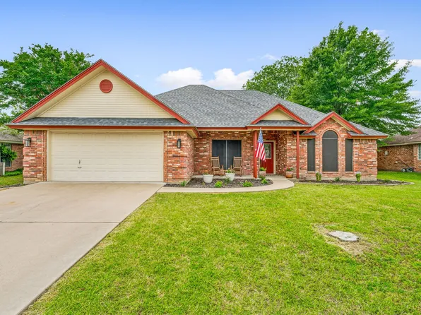 1442 Oakwood Dr, Stephenville, TX 76401