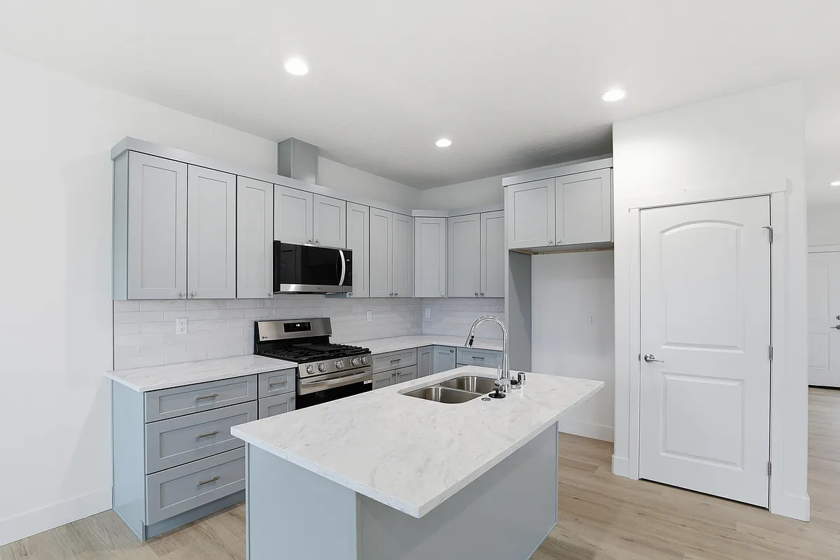 Building Photo - 685 N Creative Way