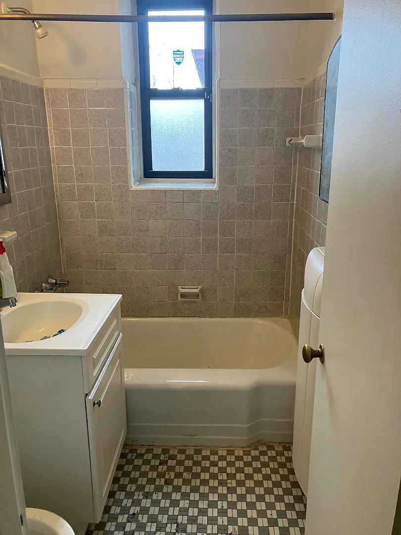 1 bed, 650 sqft, $1,800 — Photo 2