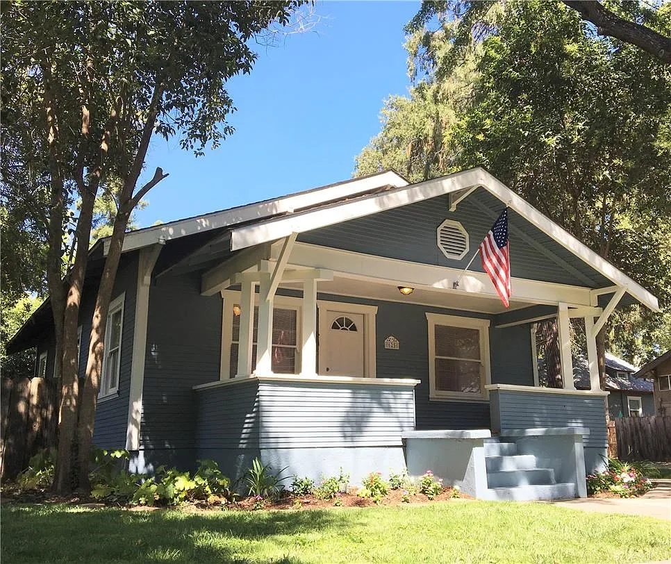 625 Olive St photo 1