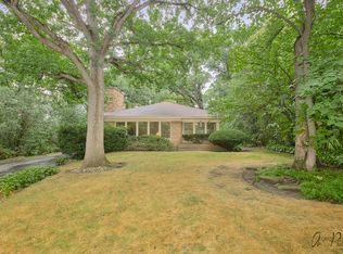 907 Fairview Rd, Highland Park, IL 60035