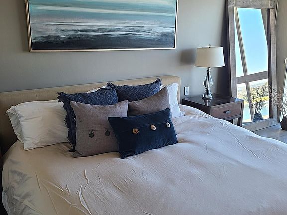 3rd image of 1820 Avenida Del Mundo Unit 607