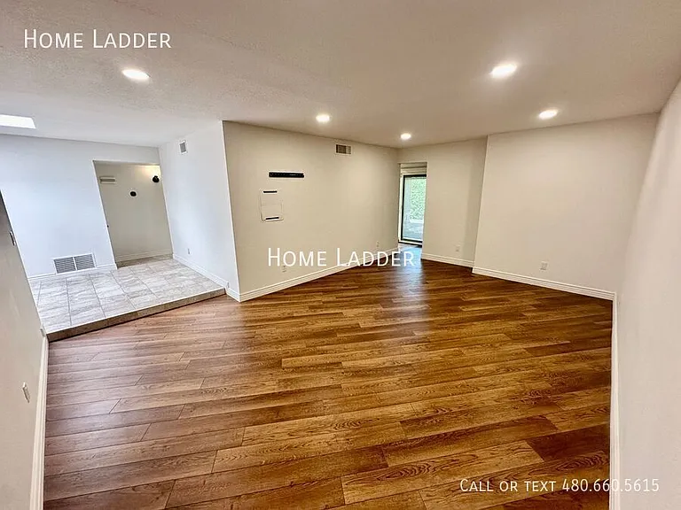 8084 E Del Laton Dr — Photo 7