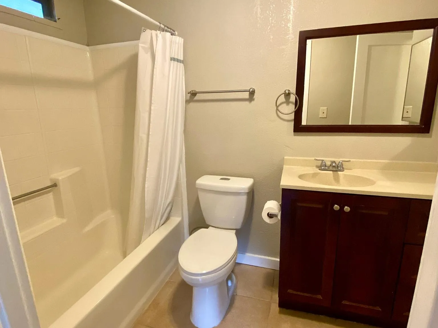 3 bed, 800 sqft, $2,995 — Photo 4