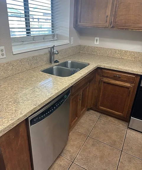 12202 Magruder Ave — Photo 3