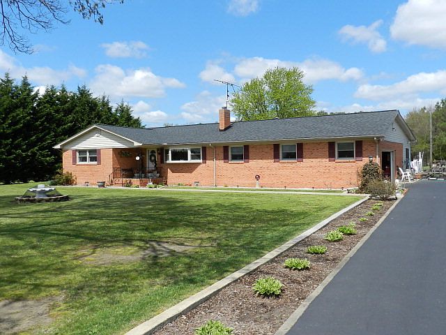 1st image of 141 Holly Vista Dr