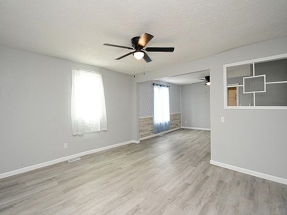 2nd image of 550 N 32nd St
