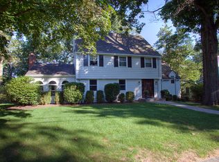9 Greenbriar Dr, Summit, NJ 07901