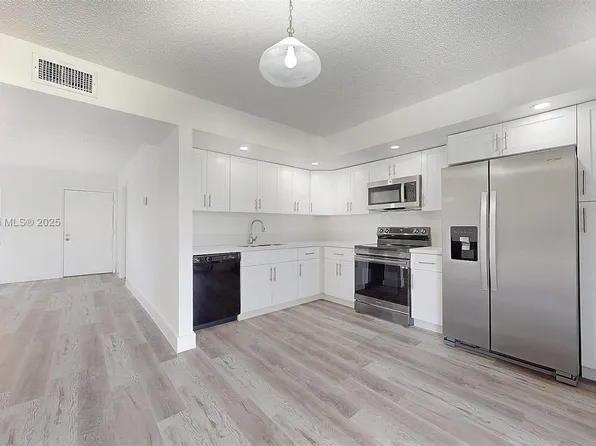 8420 SW 133rd Avenue Rd APT 212, Miami, FL 33183