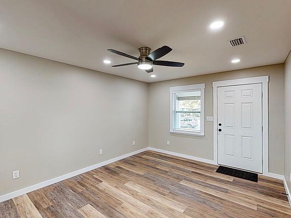 2nd image of 3207 N 6th Ave