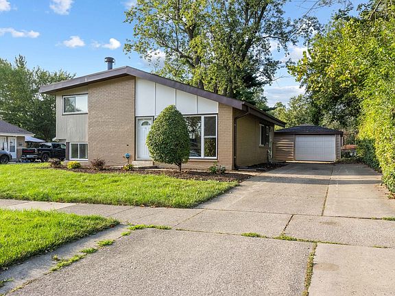 3rd image of 118 Westwood Dr