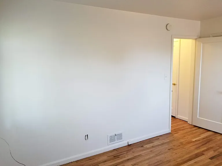 788 East 5th Avenue — Photo 22