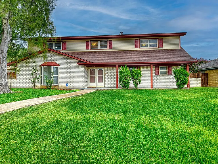 1619 Marquette Dr — Photo 1