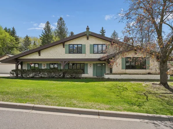 15221 Crestview Ln, Minnetonka, MN 55345