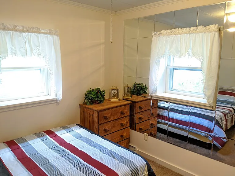 34 Pleasant St — Photo 19