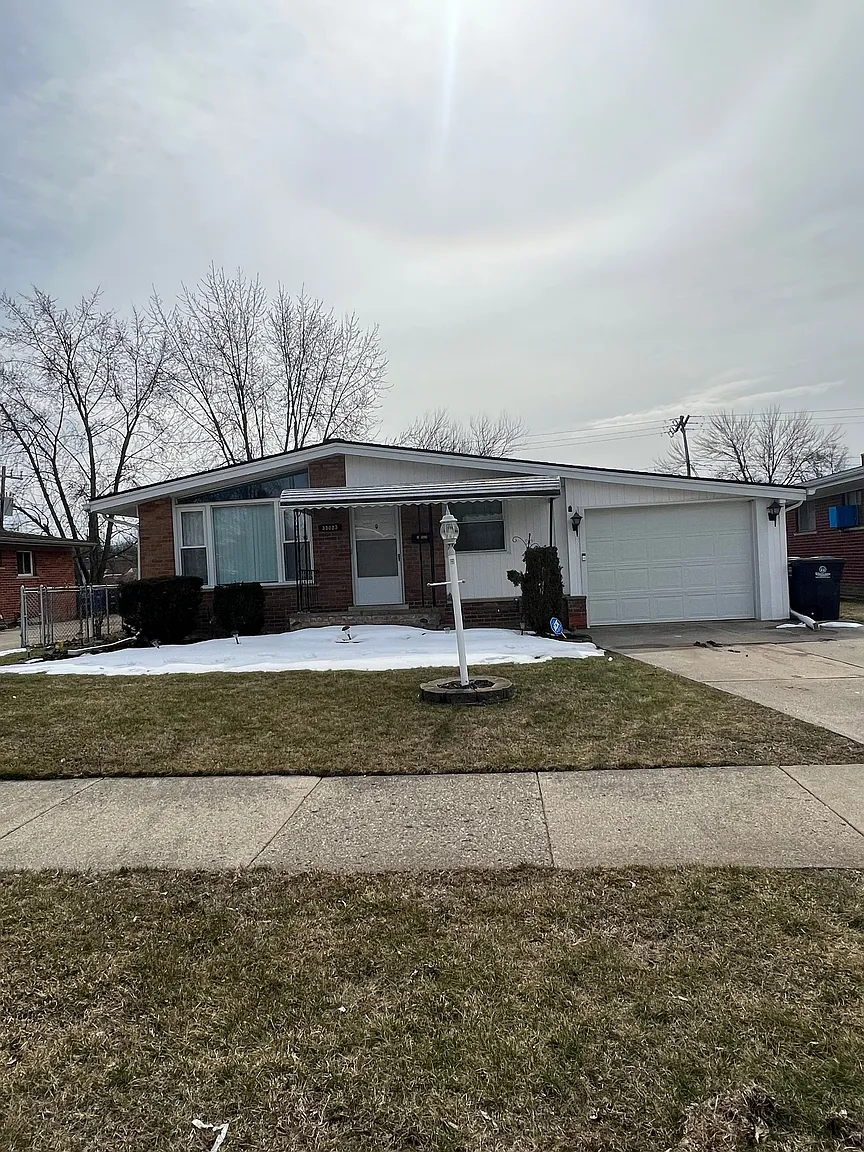 33023 Parkwood St photo 1