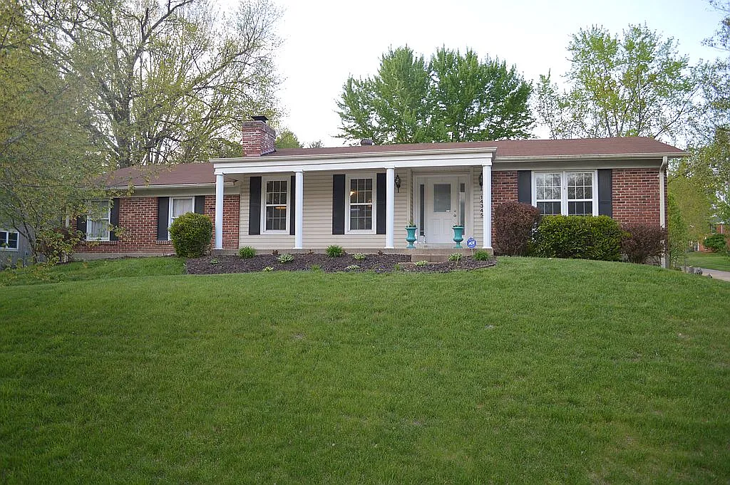 14345 Ladue Rd photo 1