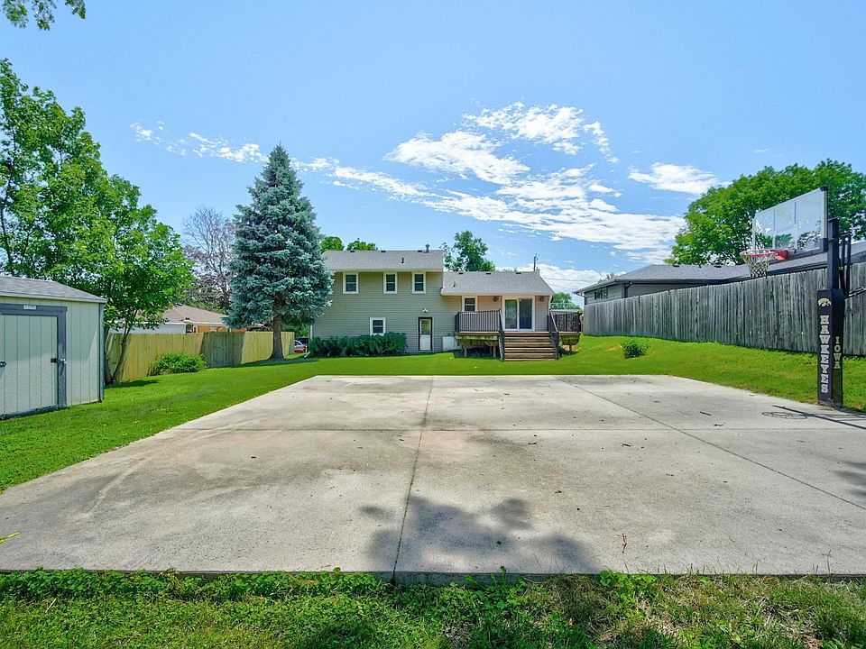 1st image of 7205 Maple Dr