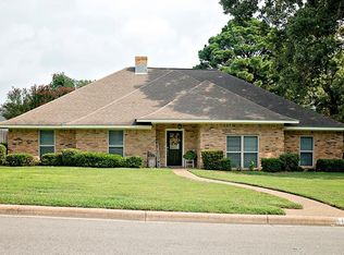 612 Country Club Cir, Athens, TX 75751