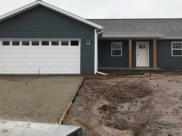 2280 Lensmire Ln, Waupaca, WI 54981