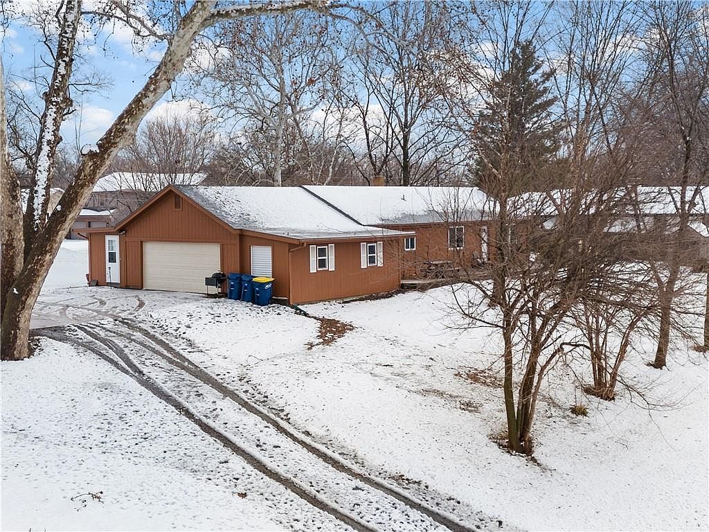 311 169th Hwy, Smithville, MO 64089 | Zillow