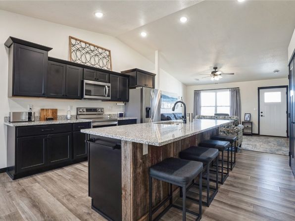 156 Towne Centre Dr, Urbana, IA 52345