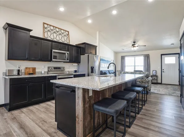156 Towne Centre Dr, Urbana, IA 52345