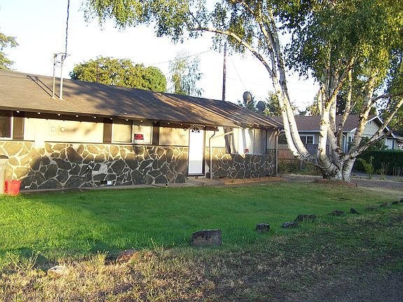 1495 Hughes Side - 2 Bedroom