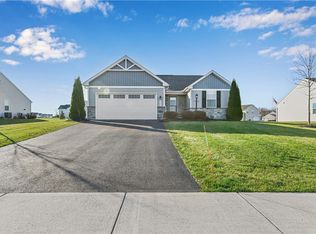 6167 Omega Dr, Farmington, NY 14425