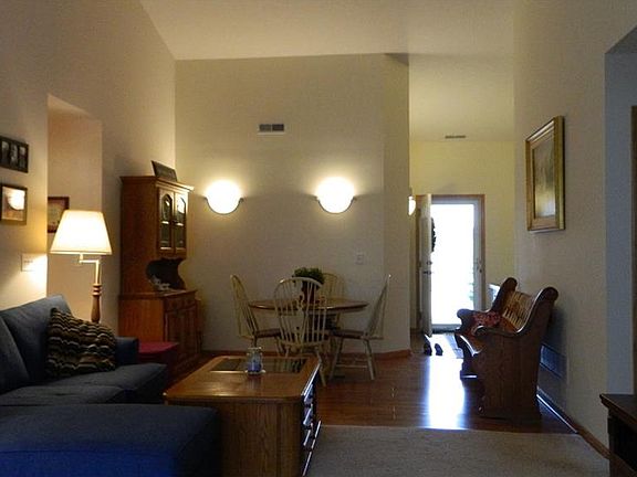 5th image of 1128 Hanover Dr #19