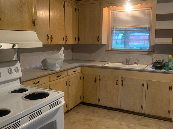 4th image of 332 E Oak Ln