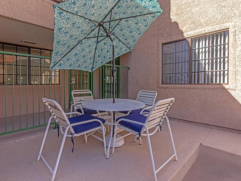 Broadmoor Apartments — Photo 23
