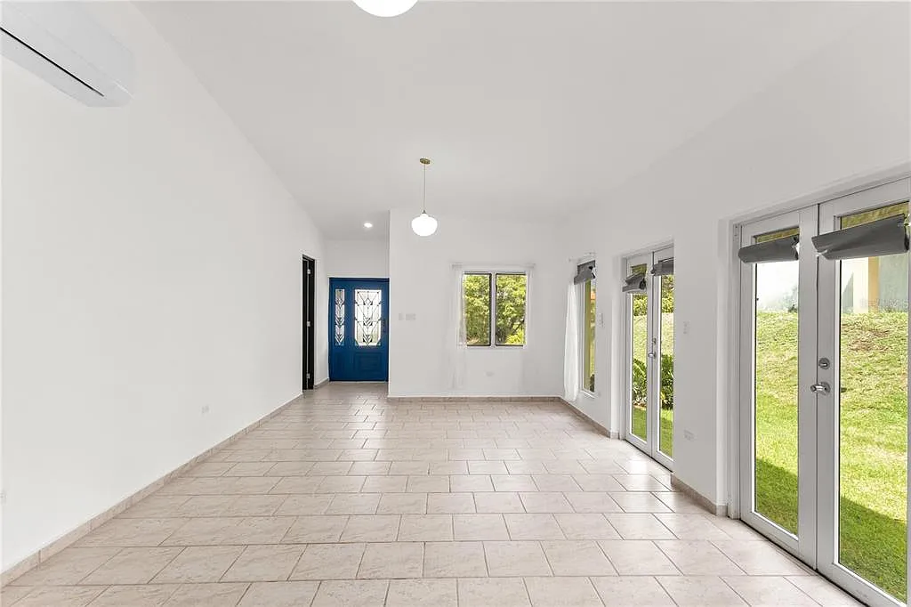 4 bed, 3.0 bath, 2080 sqft, $3,200 — Photo 3