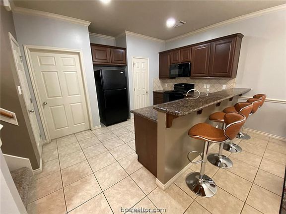 2nd image of 212 Forest Dr