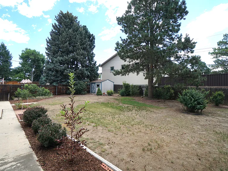 5007 Alta Loma Rd — Photo 29