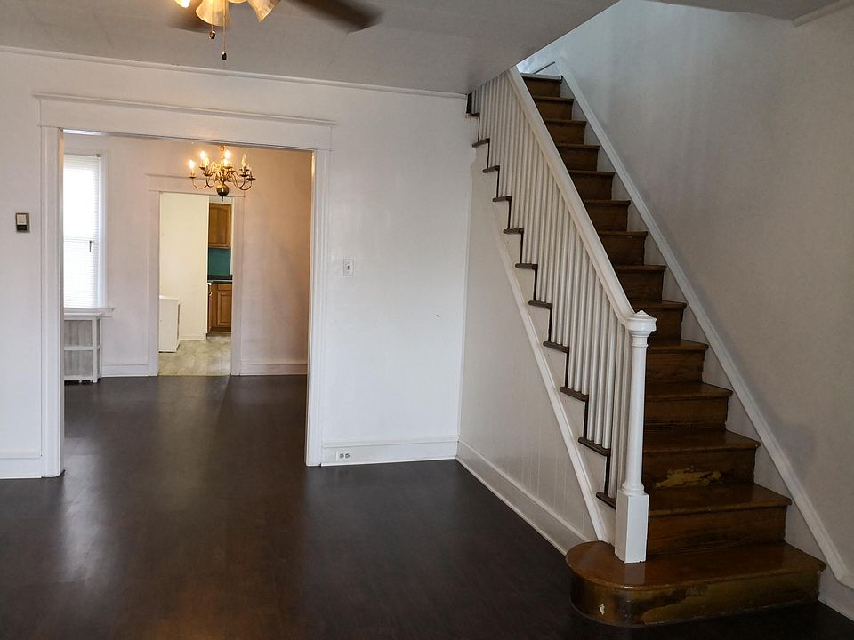 1st image of 557 E Godfrey Ave