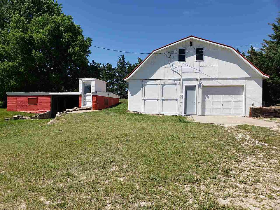2nd image of 7491 N Eshelman Rd