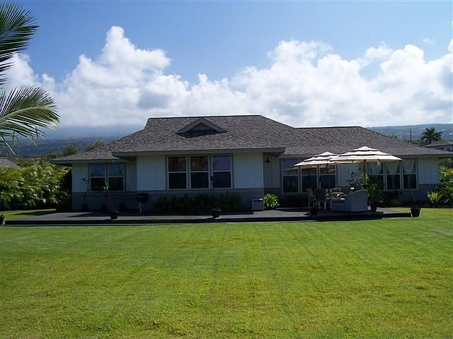 Spacious Tranquil Home - Backyard!