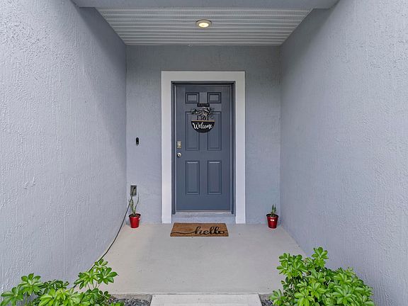 5th image of 1361 SW Granville Avenue
