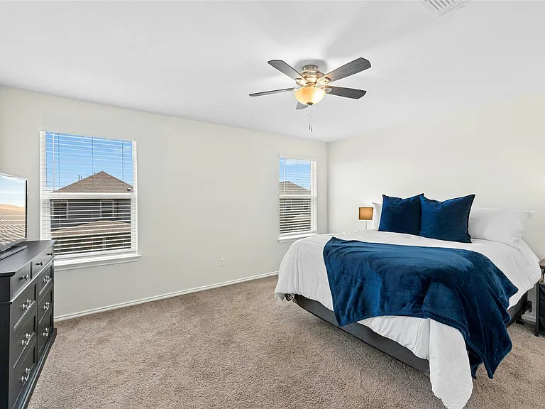 1124 Aronia Ln — Photo 17