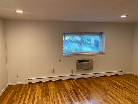 4th image of 15 Euston Rd APT 17