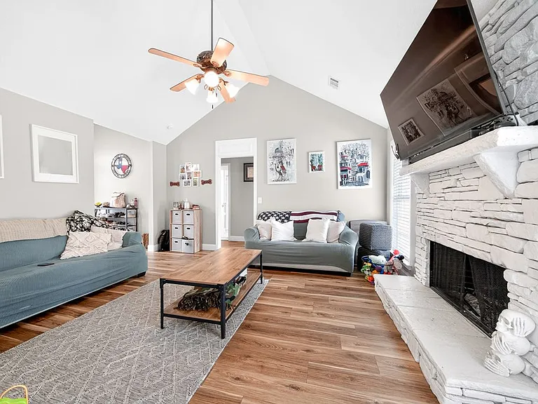409 Lee Road 2141 — Photo 4