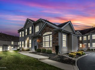 126 Shinnecock Dr, Manalapan, NJ 07726